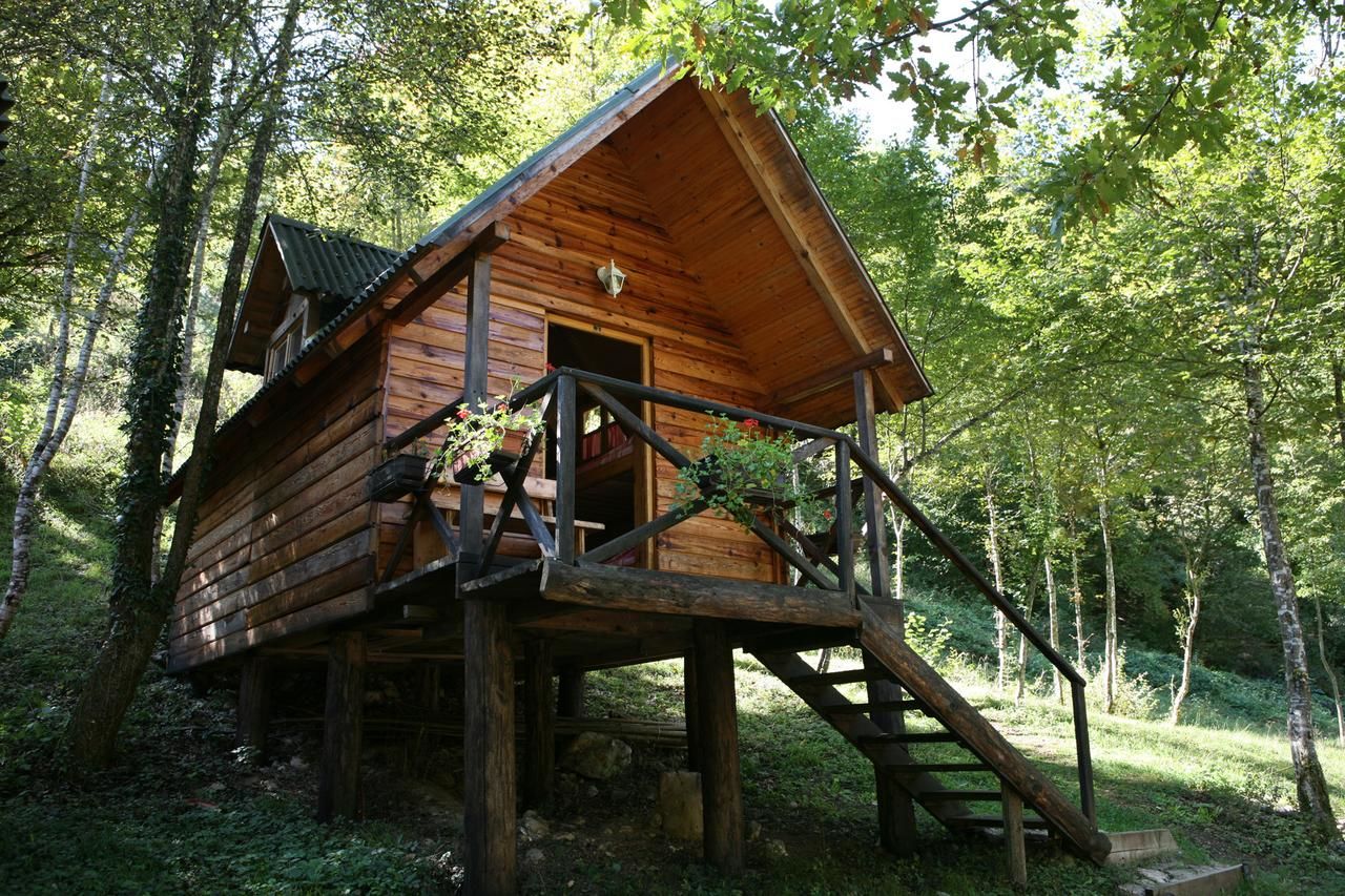 Комплексы для отдыха с коттеджами/бунгало GRAB ethno village and camp Šćepan-Polje