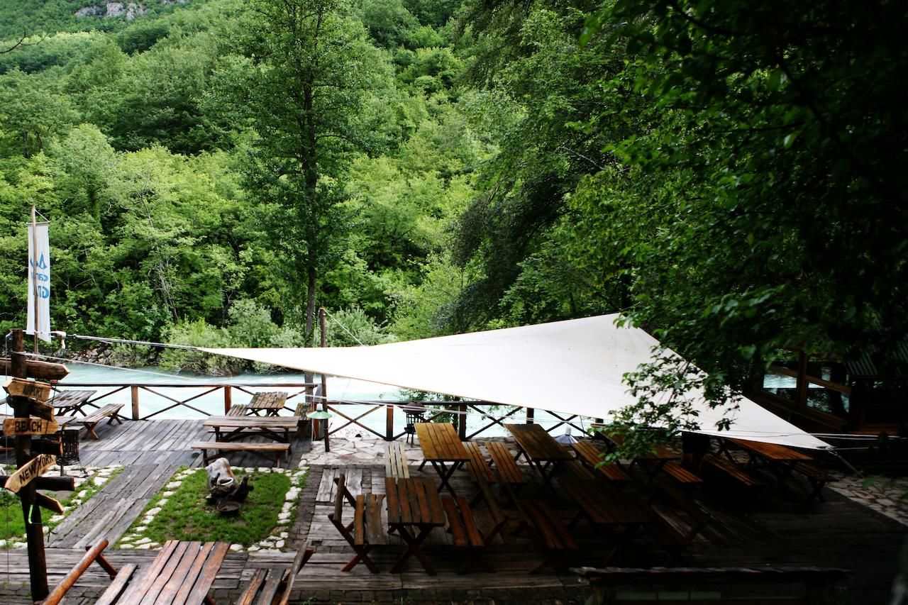 Комплексы для отдыха с коттеджами/бунгало GRAB ethno village and camp Šćepan-Polje