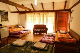 Комплексы для отдыха с коттеджами/бунгало GRAB ethno village and camp Šćepan-Polje Шестиместный номер-2